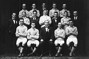 Archivo:Australia first football team 1922