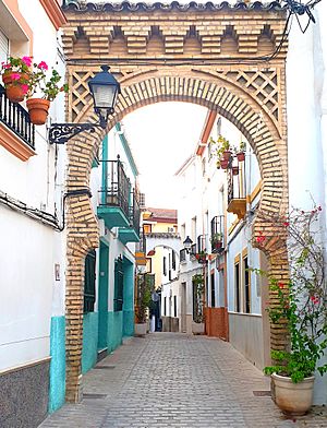Archivo:Barrio del Cerro. Puerta del Sol de Cabra