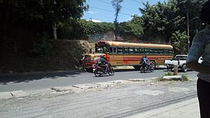 Archivo:BusBárcenaATEB