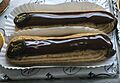 Deux éclairs au chocolat