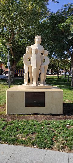 Archivo:El Abrazo de Tudela (Bóregan, Tudela)