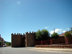 Archivo:El Barco de Ávila. Murallas. Puerta del Ahorcado