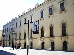 Archivo:Escuela Artes Almería