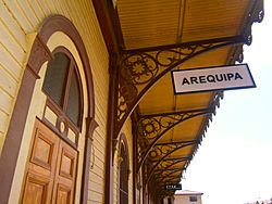 Archivo:Estación ferroviaria de Arequipa.