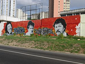 Archivo:Graffitis en Caracas