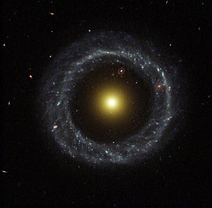 Archivo:Hoag's object