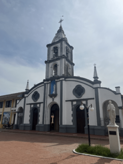 Iglesia Inmaculada Concepción in Portachuelo, Bolivia.png