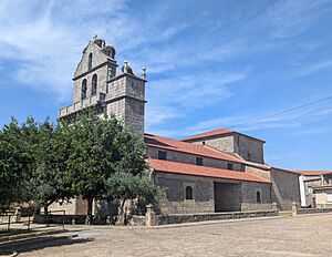 Archivo:Iglesia de San Pedro Apóstol, Bañobárez 03
