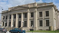 Jackson County Courthouse in Murphysboro from west.jpg