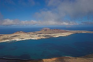 Archivo:LaGraciosa from MiradorDelRio