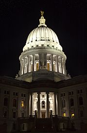 Archivo:Madison-Capitol-Night