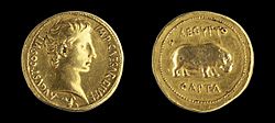 Museo Arqueológico Nacional - 1921 9 1 - Medallón de Oro de Augusto 03.jpg