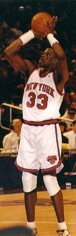 Archivo:Patrick Ewing ca. 1995