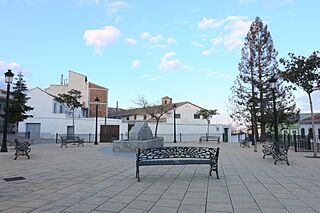Plaza la Fuente, Darro.jpg