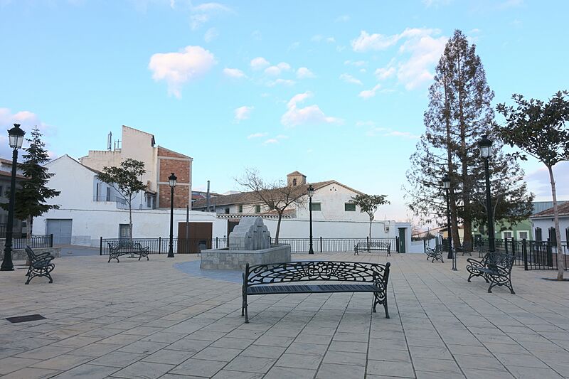 Plaza la Fuente, Darro