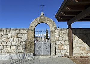 Archivo:Portada de la antigua Ermita de la Soledad