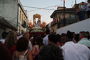 Archivo:Procesión en honor a los patrones de Guadalcázar