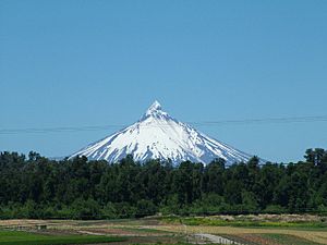 Archivo:Puntiagudo Volcano