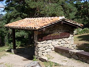 Archivo:Refugio del Auralluque