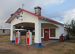 Restored filling station in Skellytown, Texas.JPG