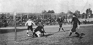 Archivo:Rugby2 1900