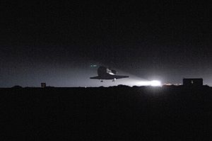 Archivo:STS-114 Landing