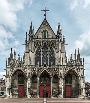 Archivo:Saint-Urbain de Troyes, West Facade Semi-HDR 20140509 5