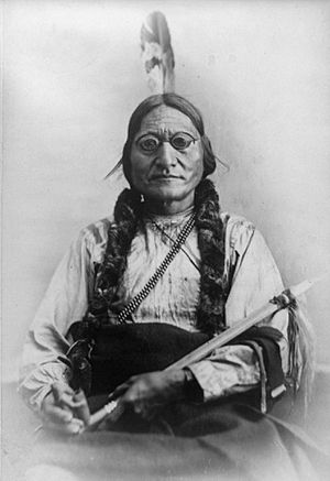 Archivo:Sitting Bull 1881