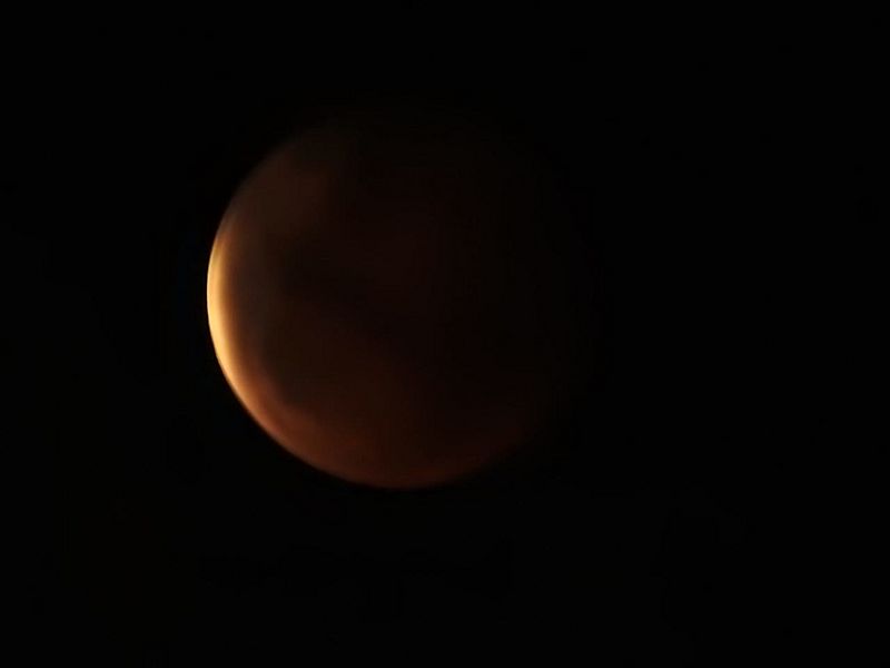 Archivo total lunar eclipse 2021 05 26 near totality 2 