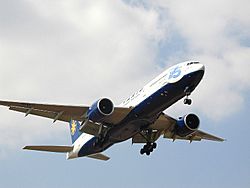 Archivo:Varig B777-2Q8ER (PP-VRB) approaching London Heathrow Airport (1)