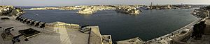 Archivo:Vista del Gran Puerto, isla de Malta, Malta, 2021-08-25, DD 185-191 PAN