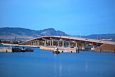 Archivo:William R. Bennett Bridge