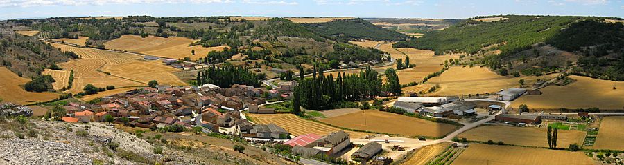 Archivo:090717 1240 5372 SLL Corrales DesdeSanAntonio CuestaLaCal PN04