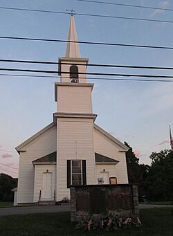Albion, Maine (15089186103) (cropped).jpg