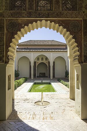 Archivo:Alcazaba Málaga - Patio de la Alberca 2