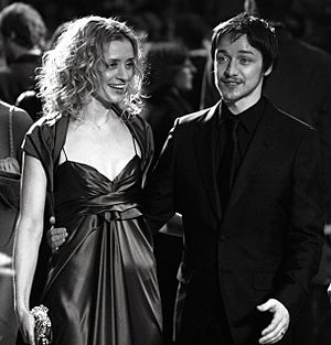 Archivo:Anne-Marie DuffJamesMcAvoyBAFTA07