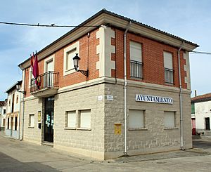 Archivo:Ayuntamiento de Pajares de La Laguna