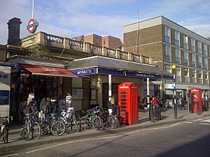 Archivo:Bayswater Tube Station London