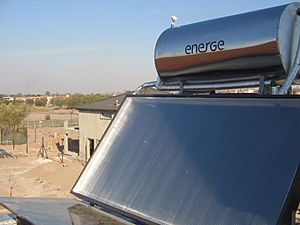 Archivo:Calefon solar termosifonico compacto
