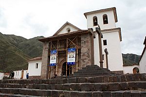 Church of San Pedro of Andahuaylillas - panoramio.jpg
