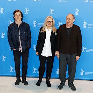 Archivo:Cillian Murphy, Sally Potter und Bruno Ganz Photo Call The Party Berlinale 2017