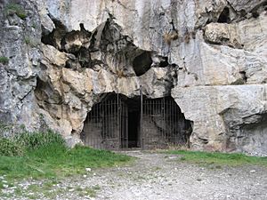 Archivo:Cueva de San Genadio