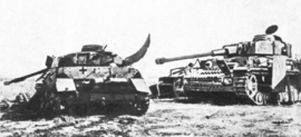 Archivo:Destroyed German tanks at Kursk
