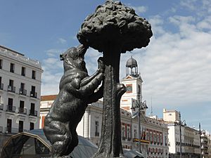 Archivo:Escultura del Oso y el Madroño, Puerta del Sol, Madrid, España, Spain