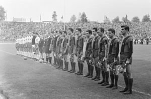 Archivo:Europa cup 1961 Barcelona - Hamburg lineup