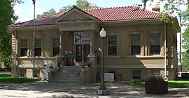 Goodland, Kansas Carnegie library from SSE 1.JPG