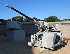 HN-Bofors-40mm-1-2