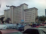 Archivo:Head office of ONATRA in Kinshasa (east of boulevard du 30 juin)