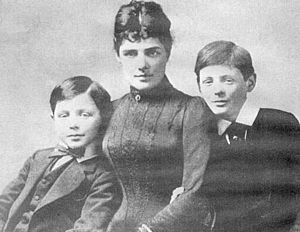 Archivo:Jennie Churchill with her sons
