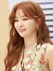 Kang Seulgi LONGCHAMP 2024.jpg